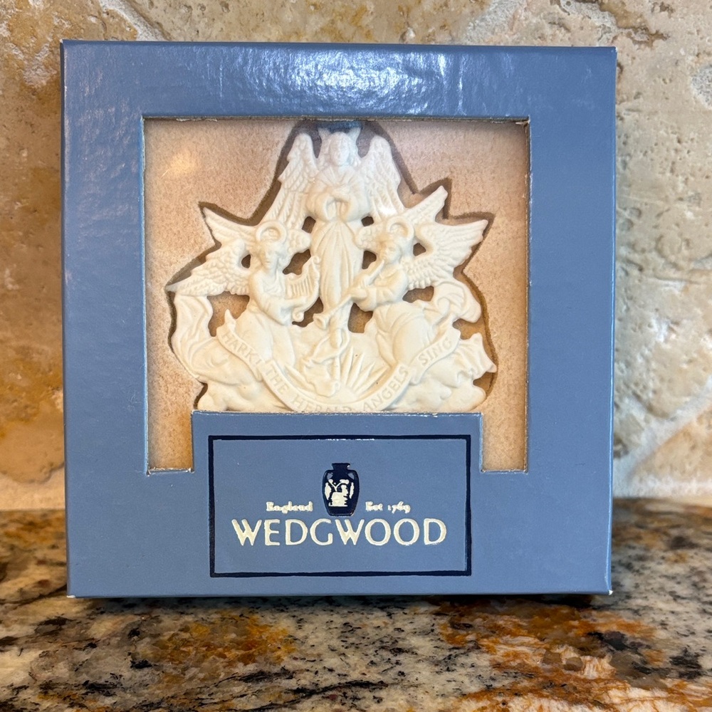 Vintage Wedgwood Cream Hark The Herald Angels Sing  Ornament